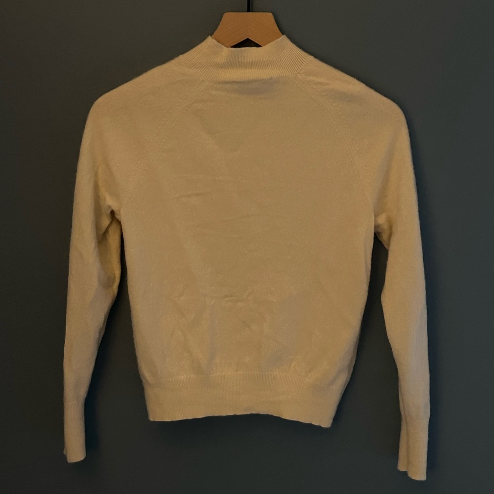 Everlane - Picture 2 of 3